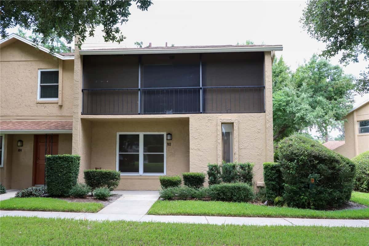 812 PARK LAKE CIRCLE