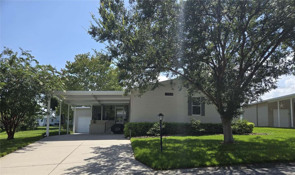 2723 LAKE GRASSMERE CIRCLE