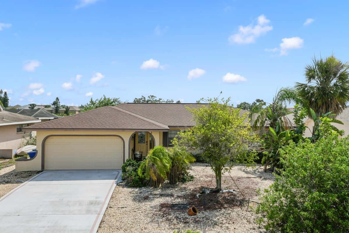 744 FLAMINGO DRIVE