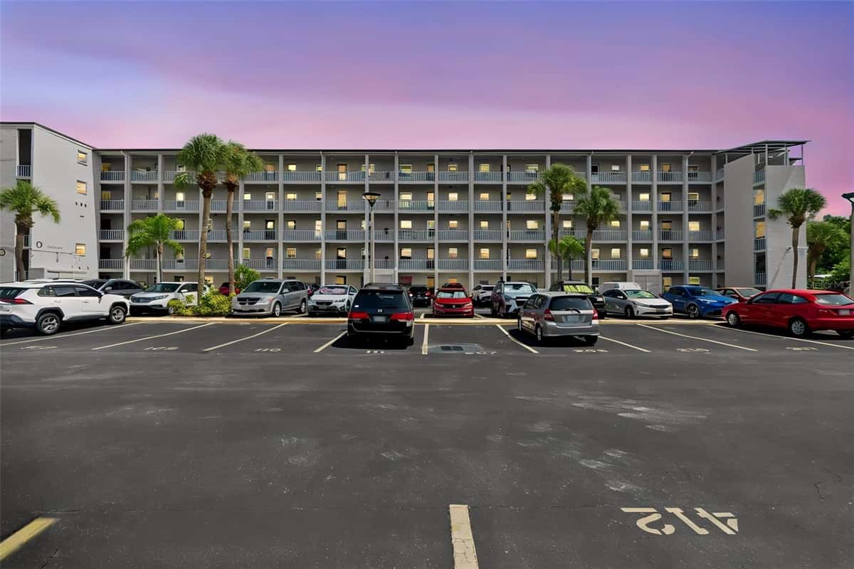 3074 LAKE BAYSHORE DR