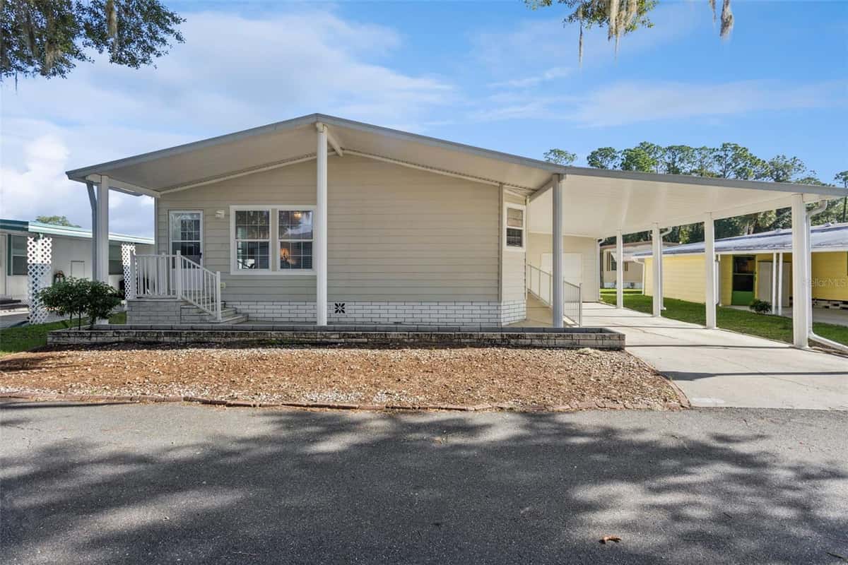 212 PALM MEADOWS DRIVE