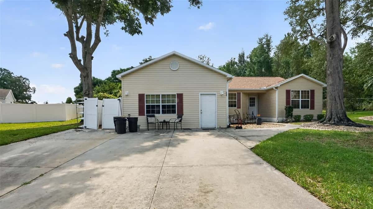 706 MURRAY CIRCLE