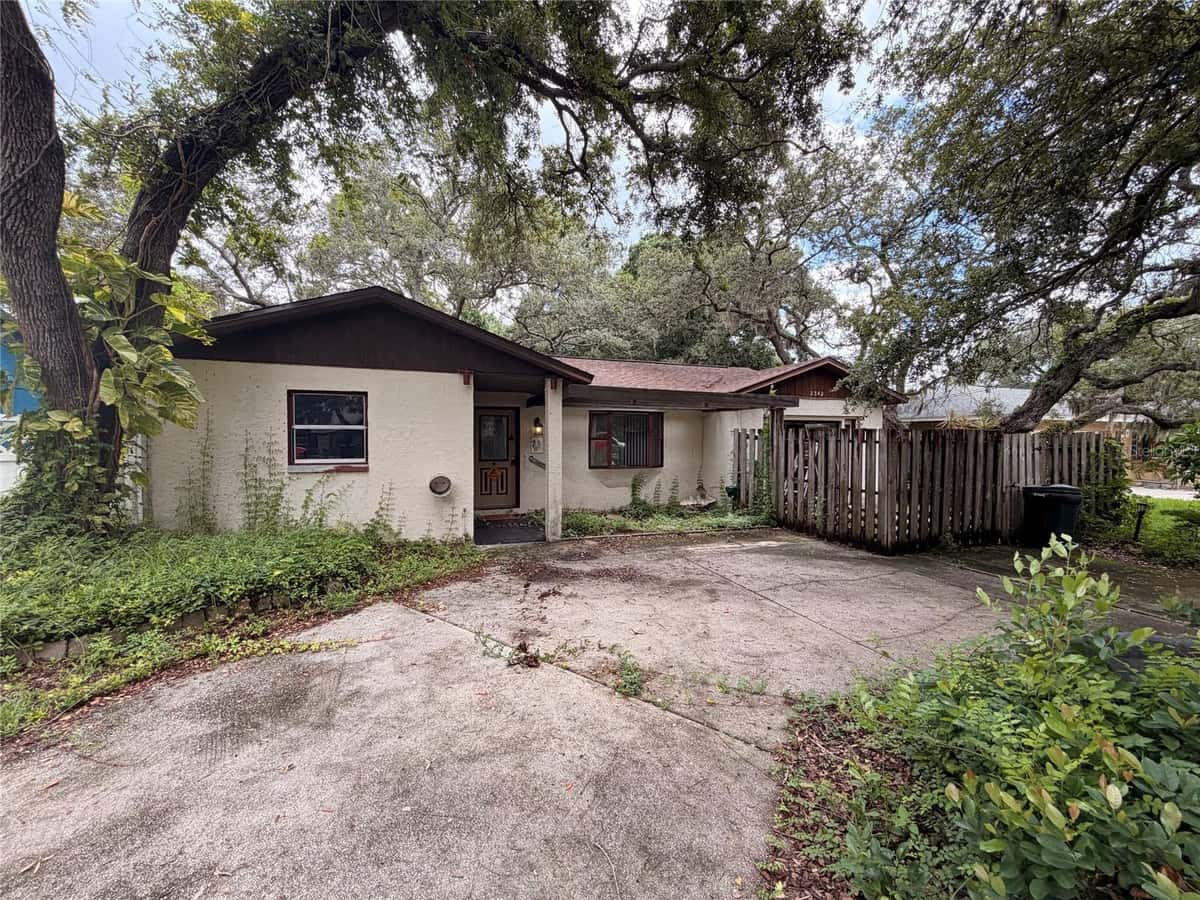 2342 PEMBROOK DRIVE