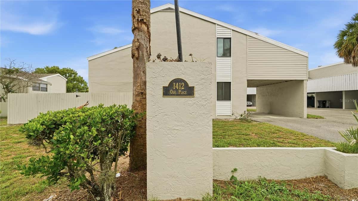 1412 OAK PLACE