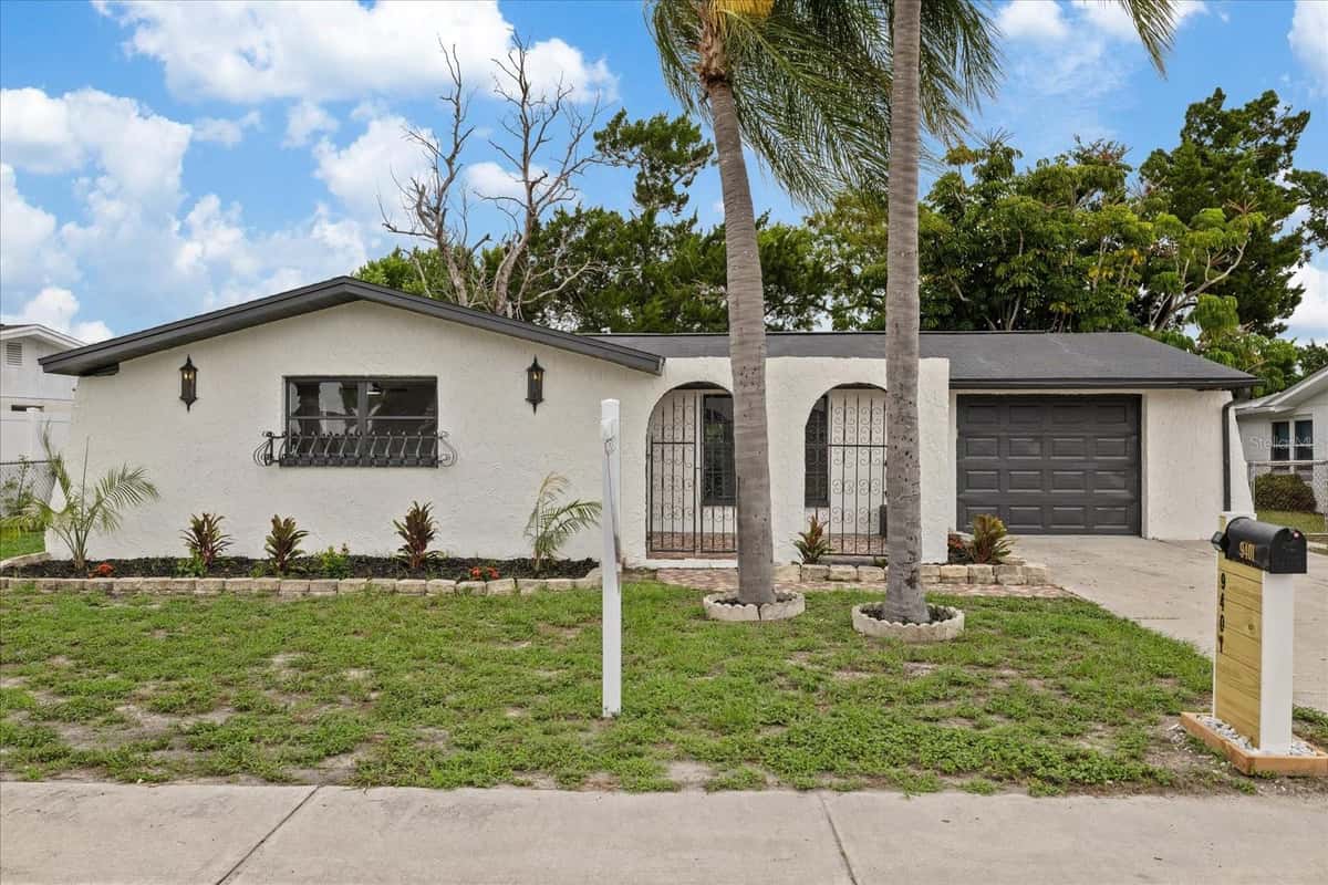 9401 GLEN MOOR LANE