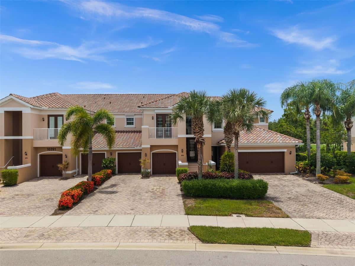 10391 GLASTONBURY CIRCLE