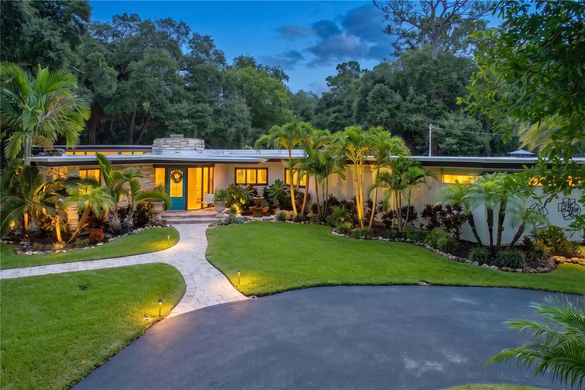 1653 SUNNYBROOK LANE