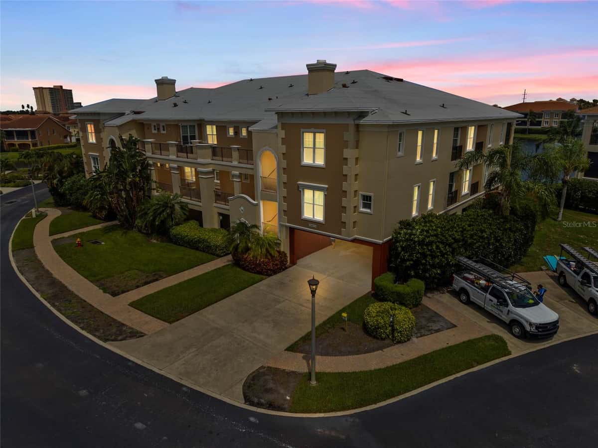 10 FRANKLIN COURT