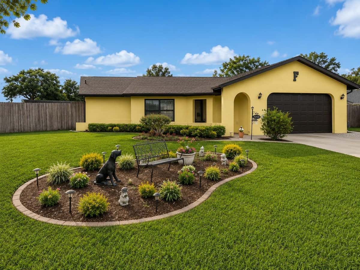 7054 LEXINGTON CIRCLE