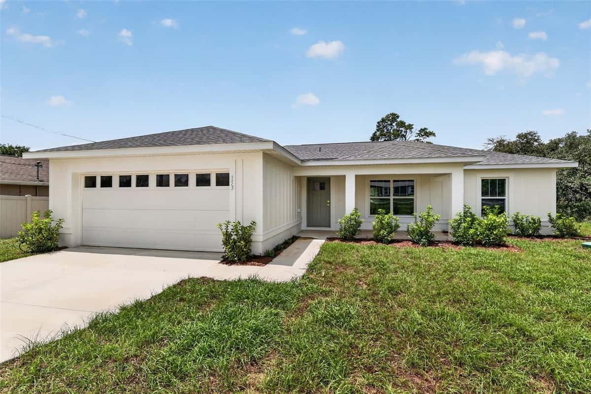 153 OAK CIRCLE