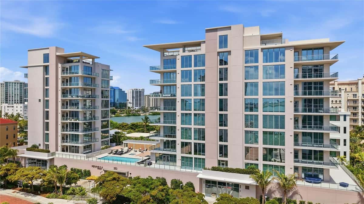 253 GOLDEN GATE POINT
