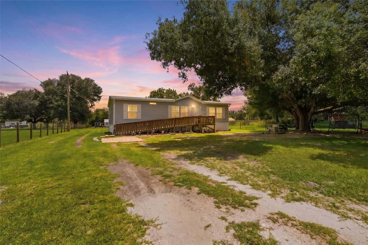 2086 GENES LITTLE ACRES AVENUE