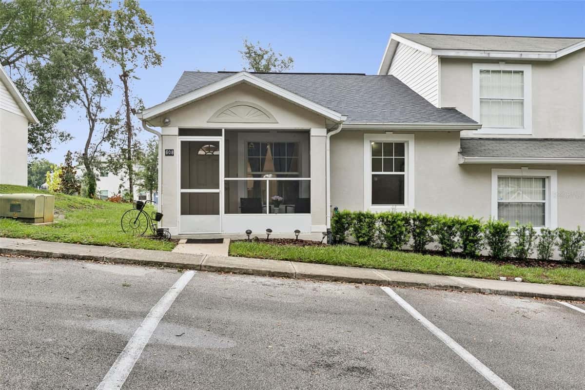 608 GRAND HIGHWAY