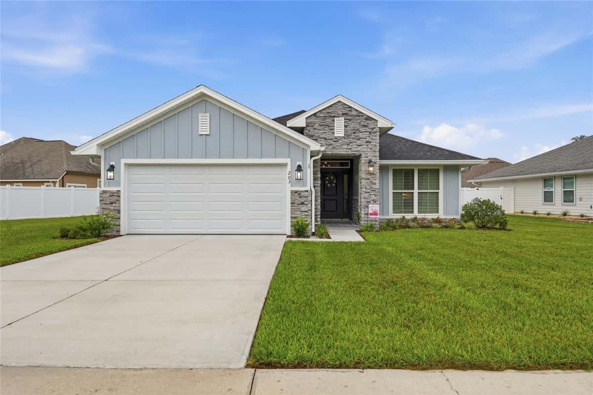 203 SILVER PALM DRIVE