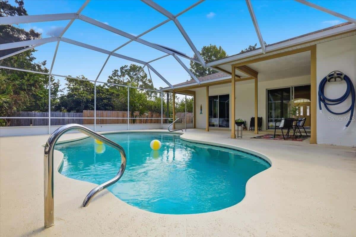 4 WESTGLEN PLACE