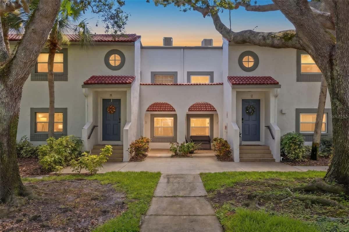 500 SANTA CRUZ PLACE