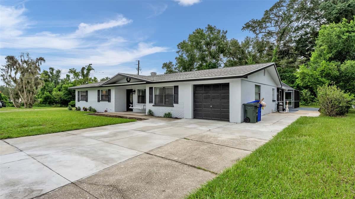 135 KENILWOOD LANE