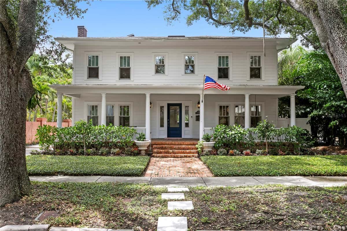 2523 SUNSET DRIVE