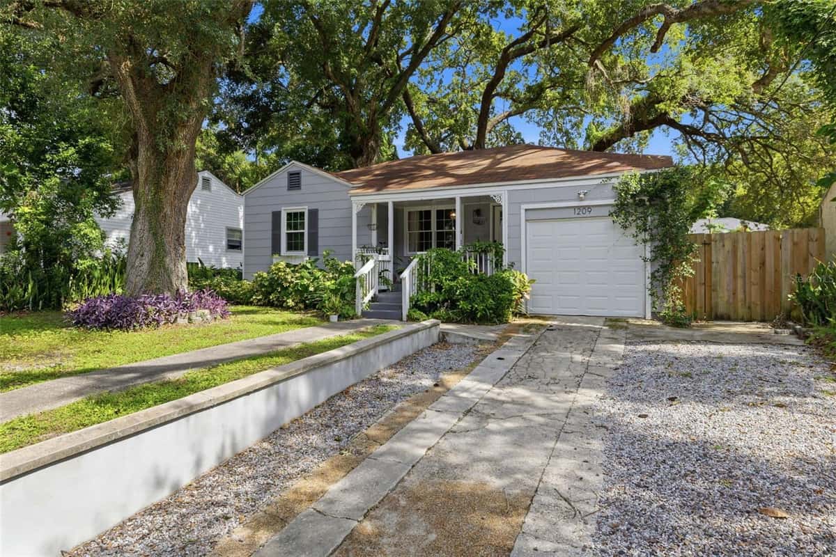 1209 CRENSHAW STREET