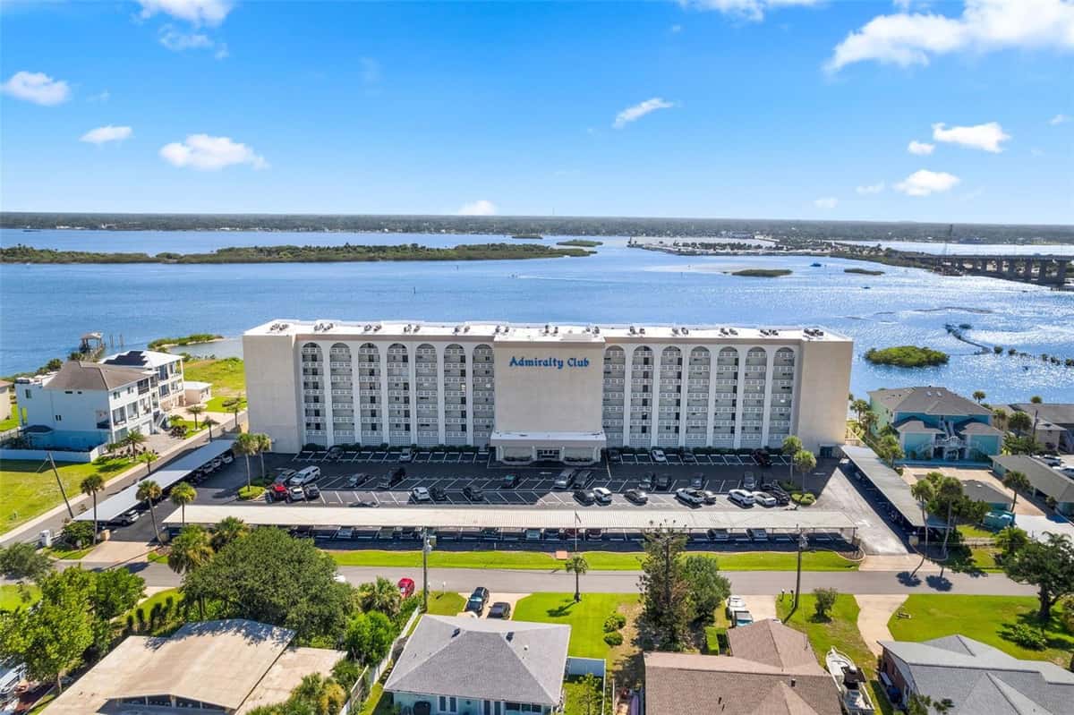 3606 PENINSULA DRIVE