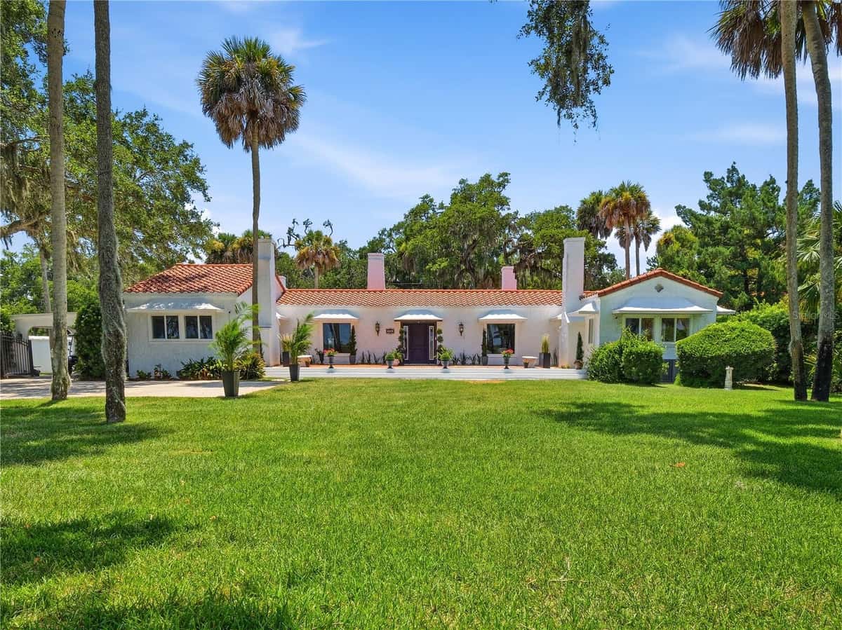 636 RIVERSIDE DRIVE