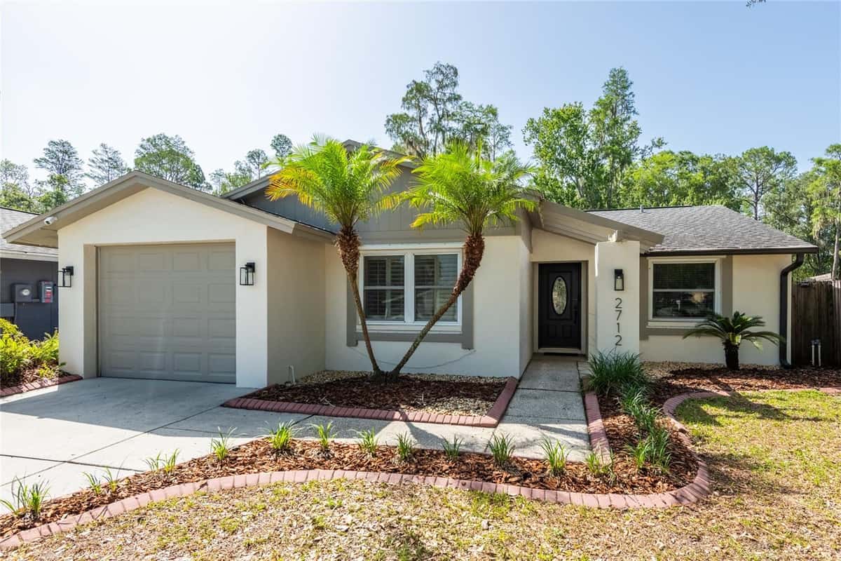 2712 CEDARIDGE DRIVE