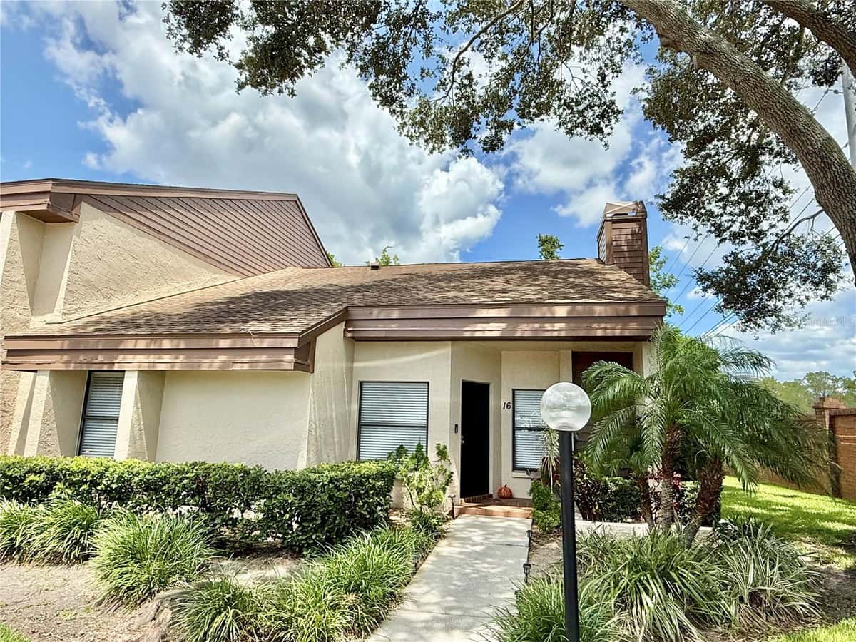 2816 COUNTRYBROOK DRIVE