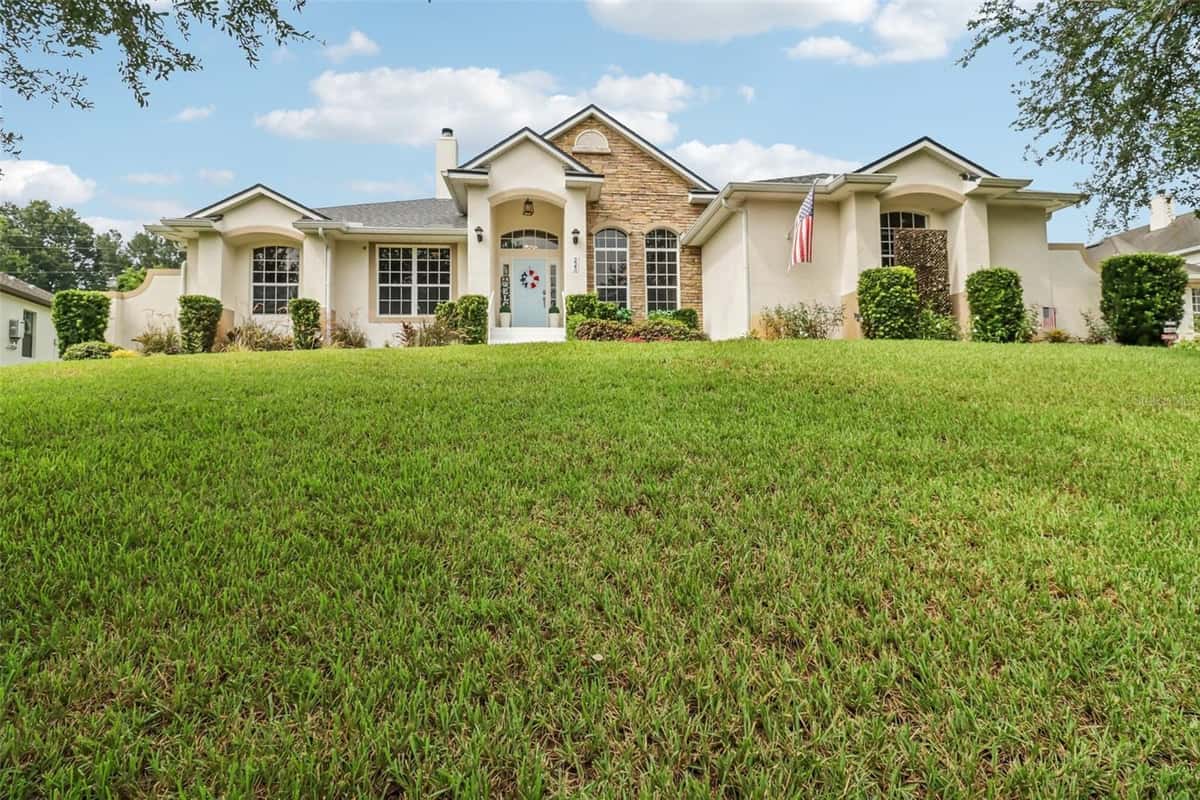 225 GLEN ABBEY LANE