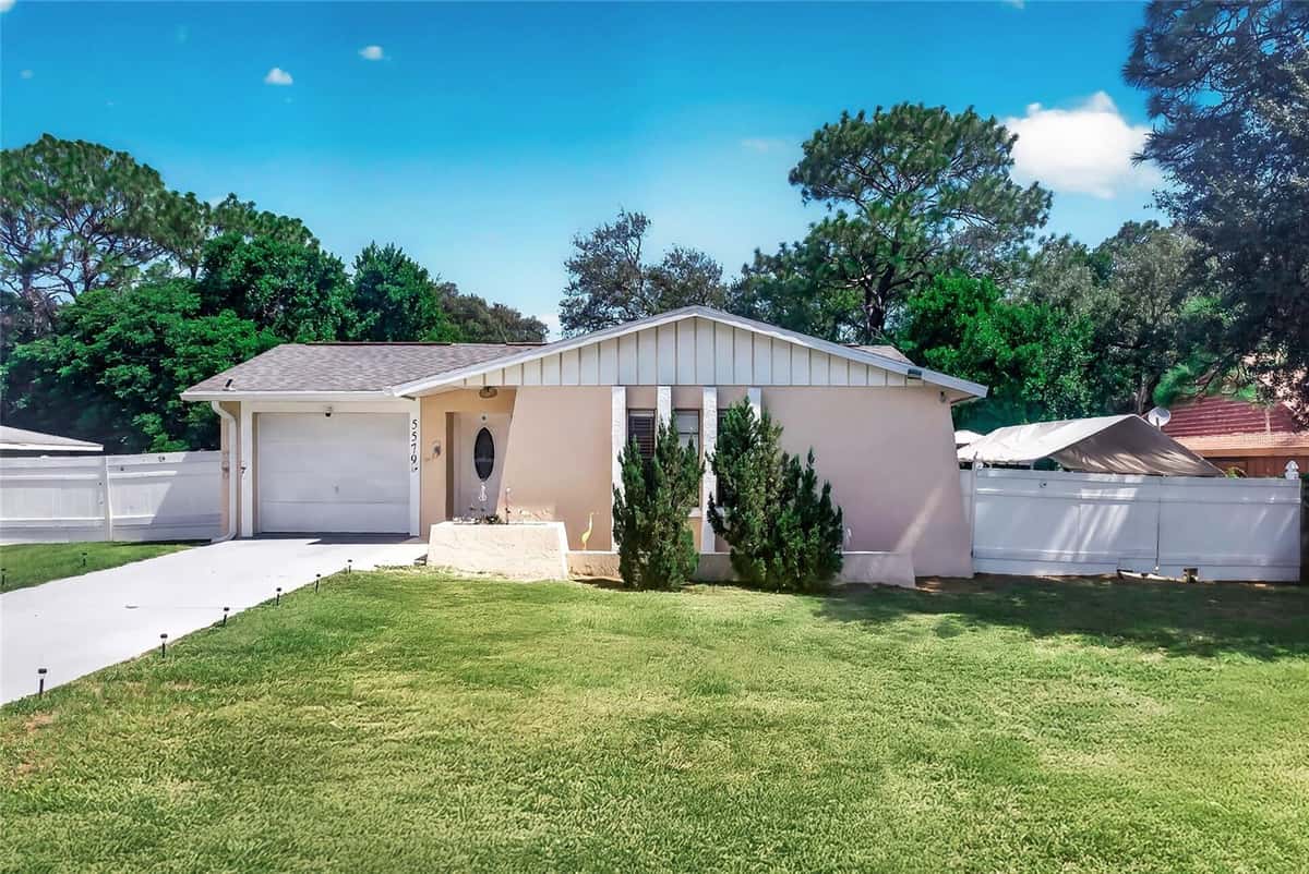5579 PINE CIRCLE