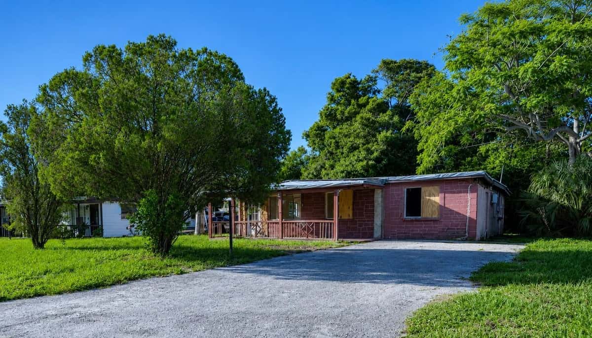 8528 92ND TERRACE