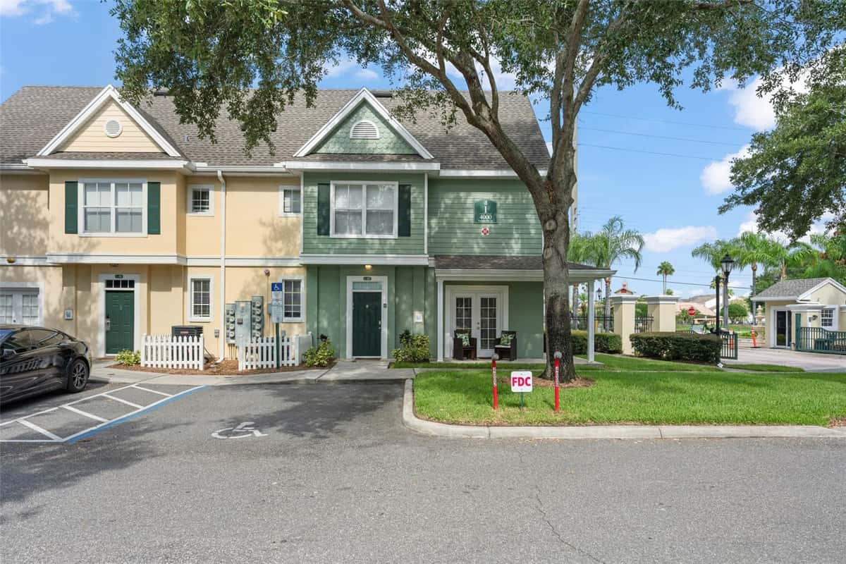 4000 VENETIAN BAY DRIVE