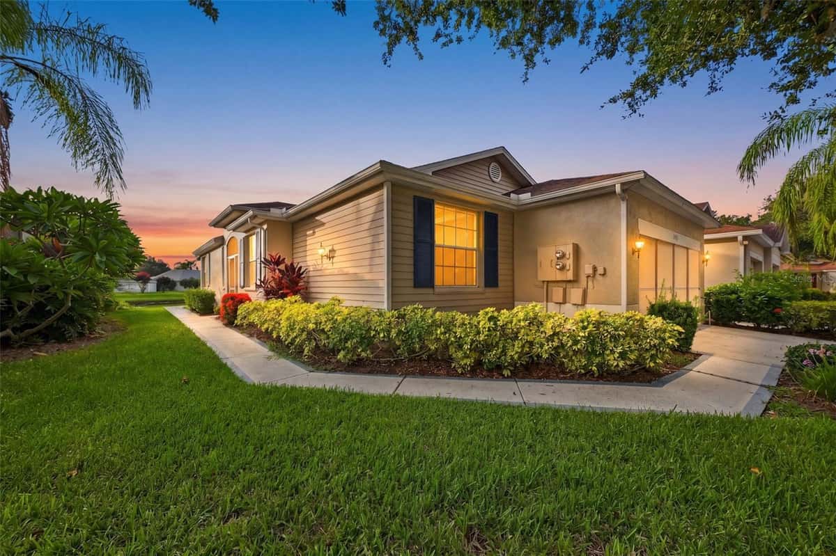 2339 NANTUCKET DRIVE