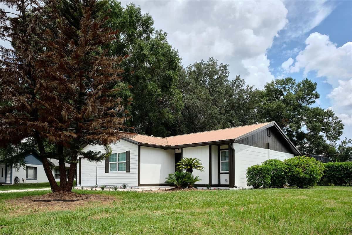 1240 WINDWAY CIRCLE