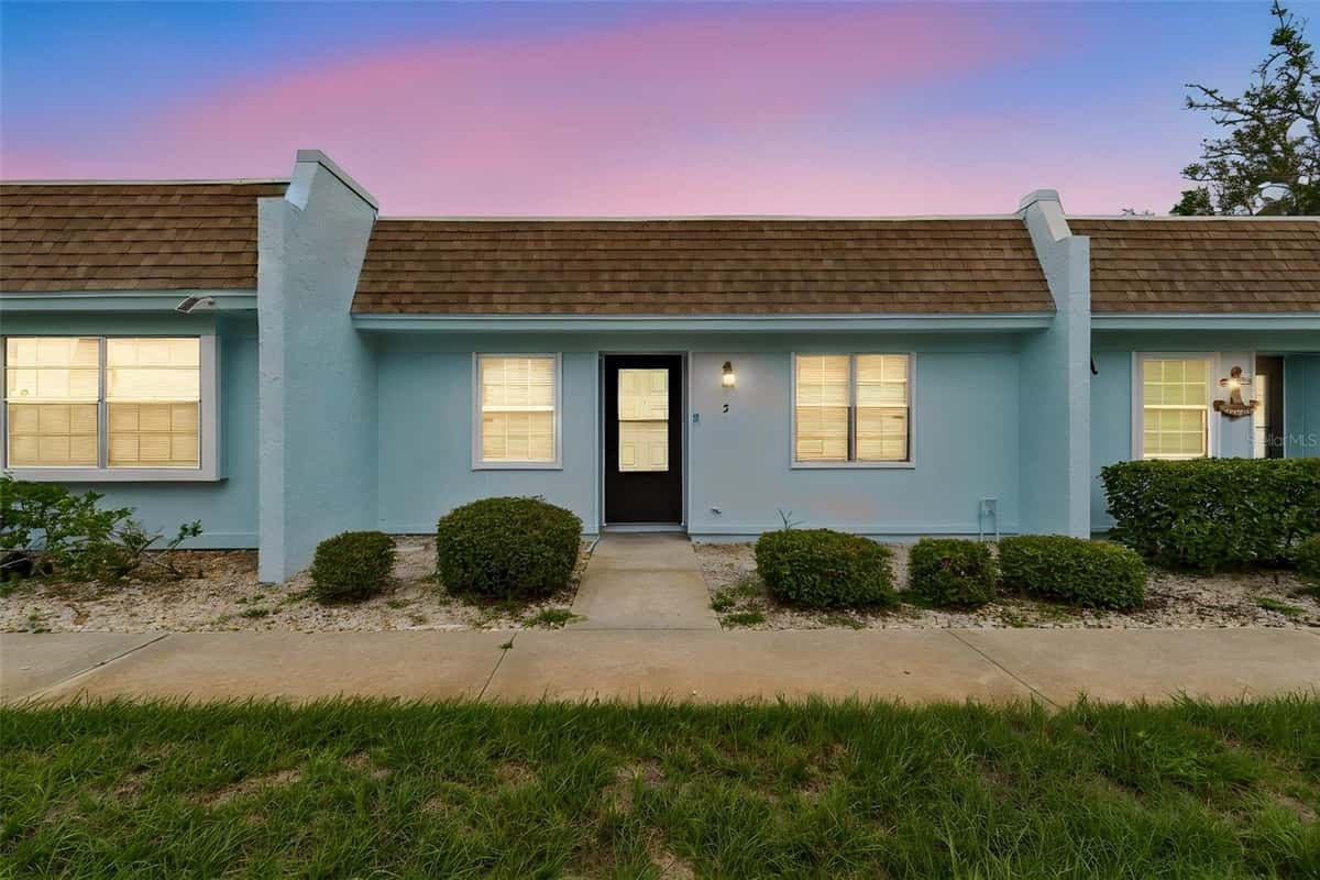 11110 CARRIAGE HILL DRIVE