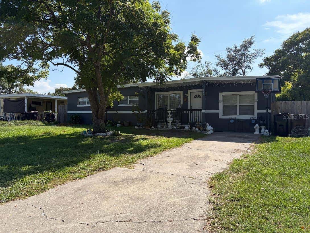 908 SOLANDRA DRIVE