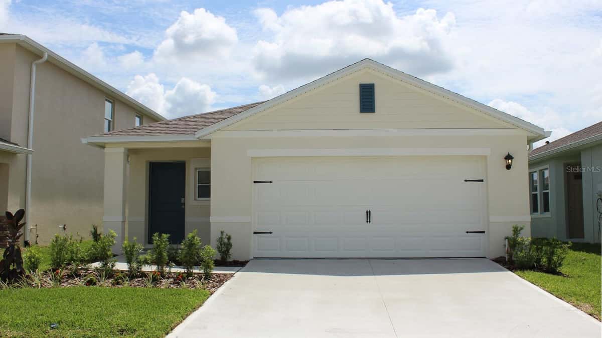 3367 PINE LILY AVENUE