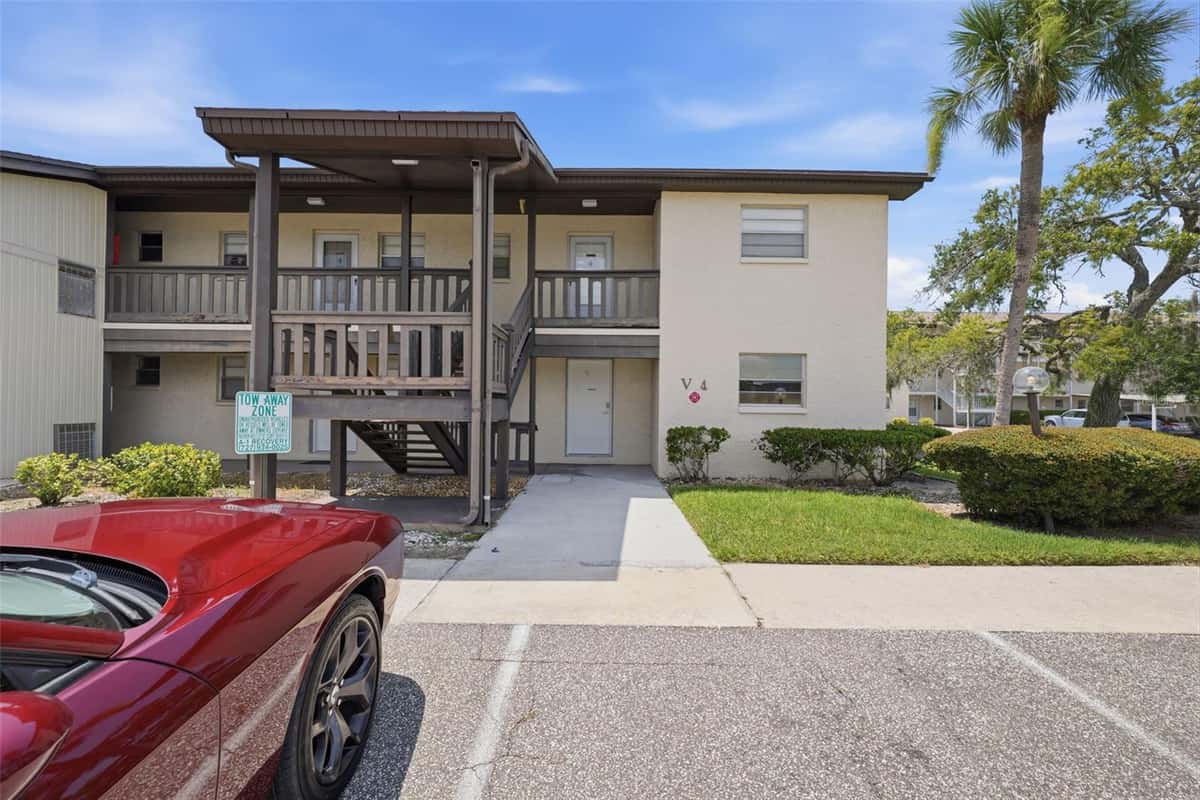 5207 TURQUOISE LANE