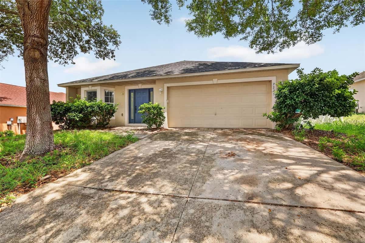 2225 SANDRIDGE CIRCLE