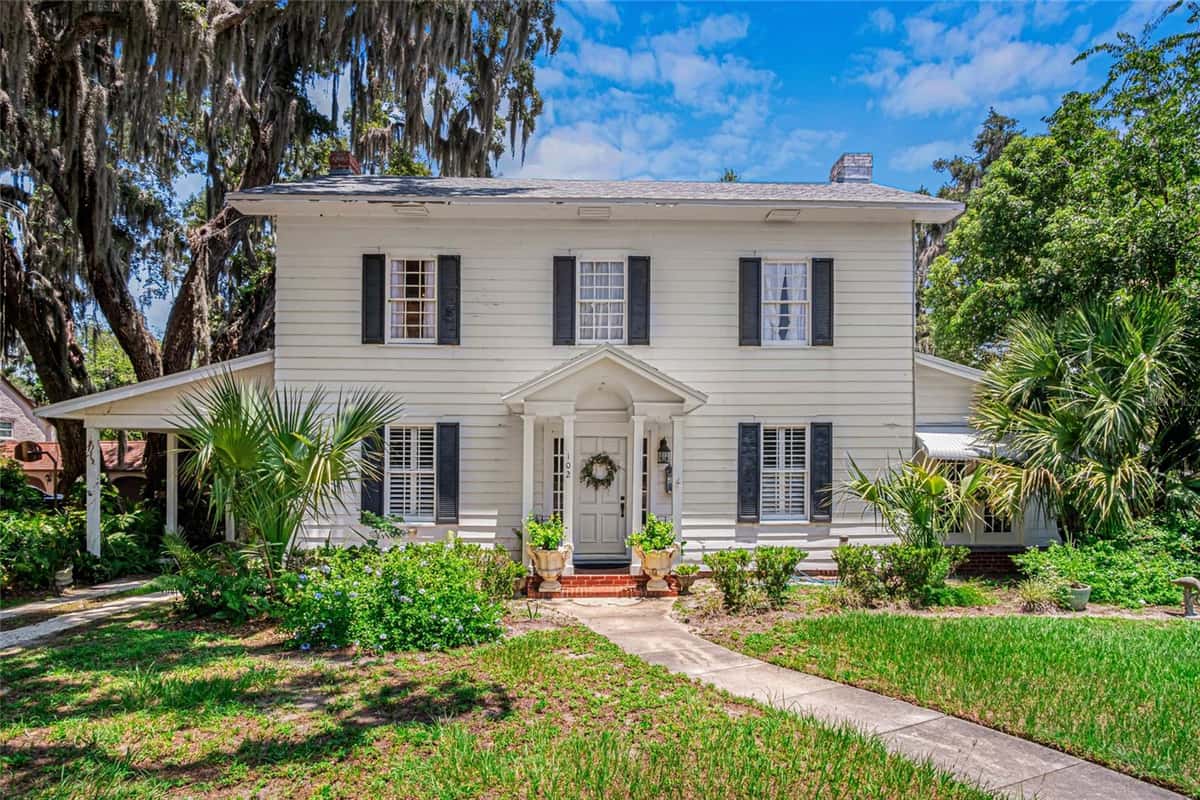 102 PALMORA BOULEVARD