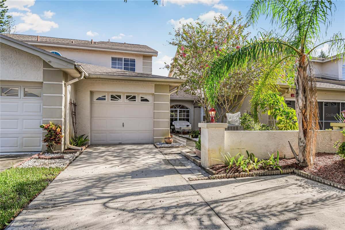 2586 PINE COVE LANE