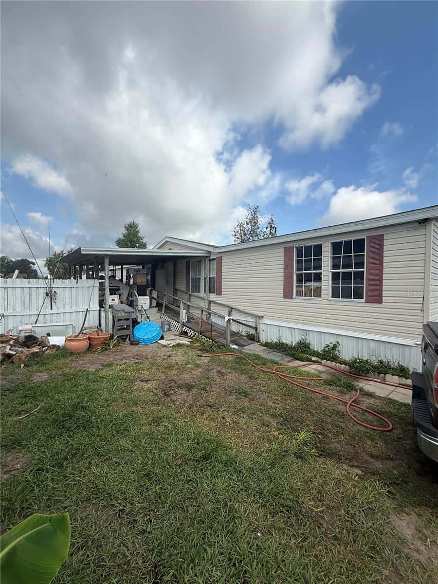 4439 AUTUMN PALM DRIVE