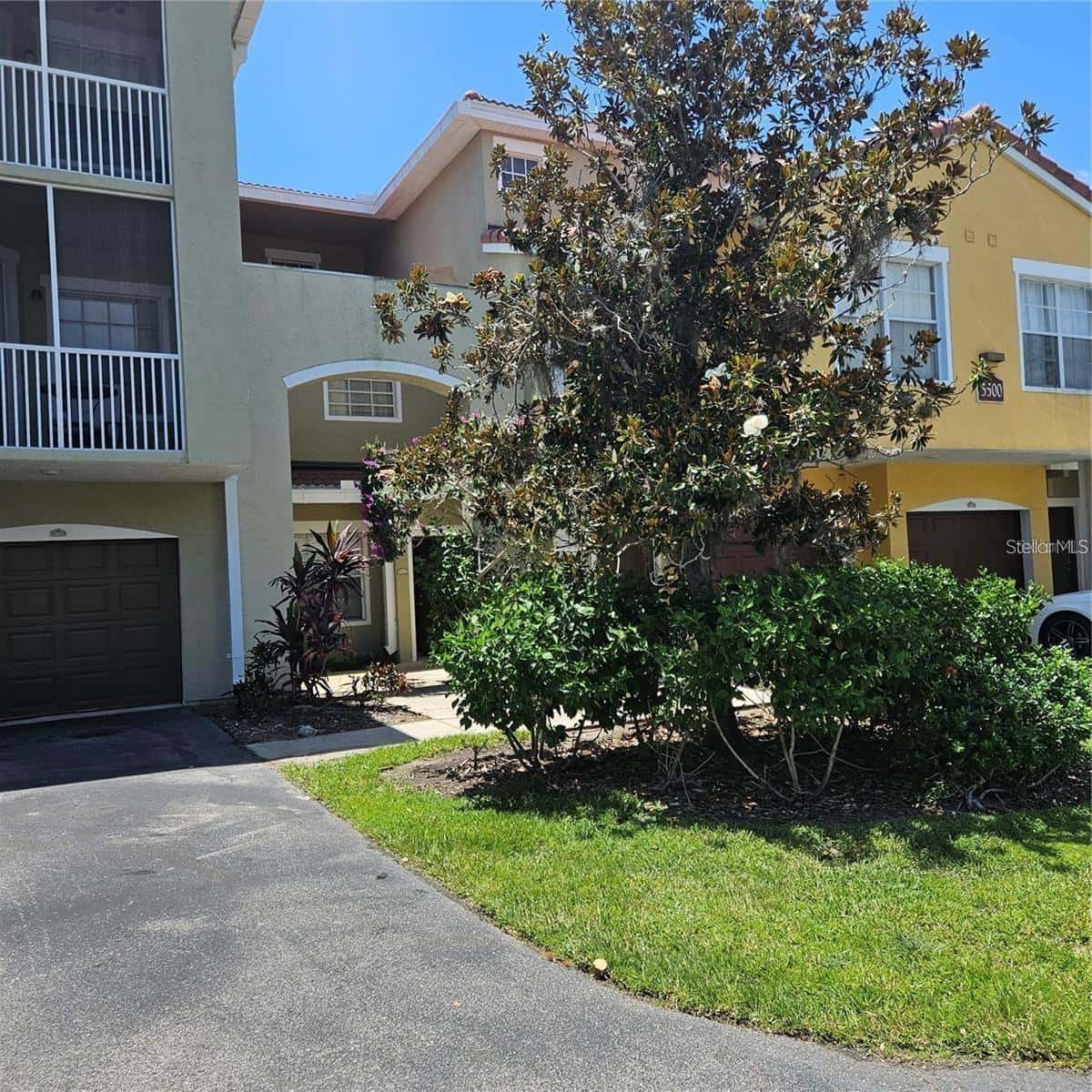 5500 BENTGRASS DRIVE