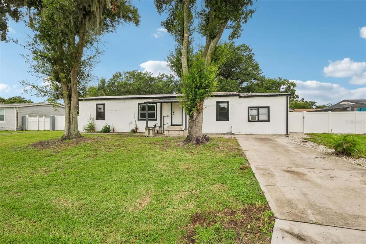 8620 INDIAN RIDGE TRAIL