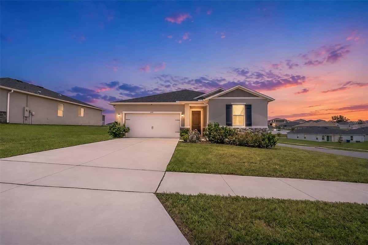 3349 PINK OLEANDER AVENUE