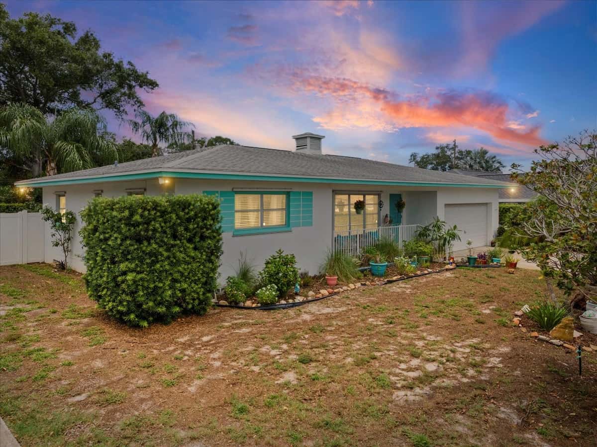 1006 DUMONT DRIVE