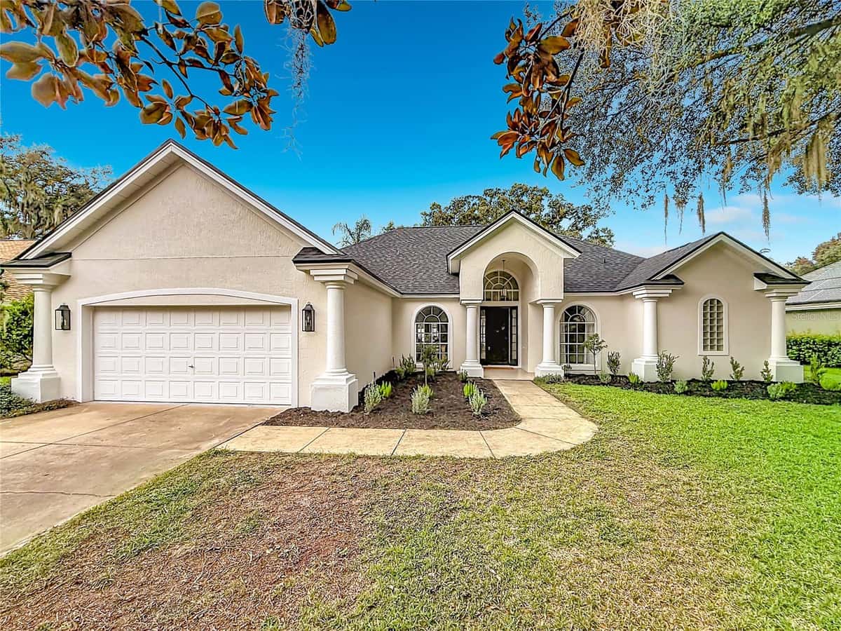 34239 WOODRIDGE LANE