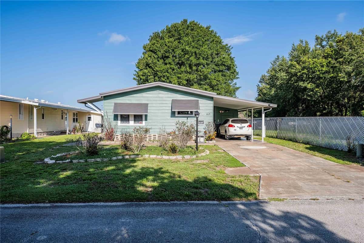 489 VILLAGE CIRCLE