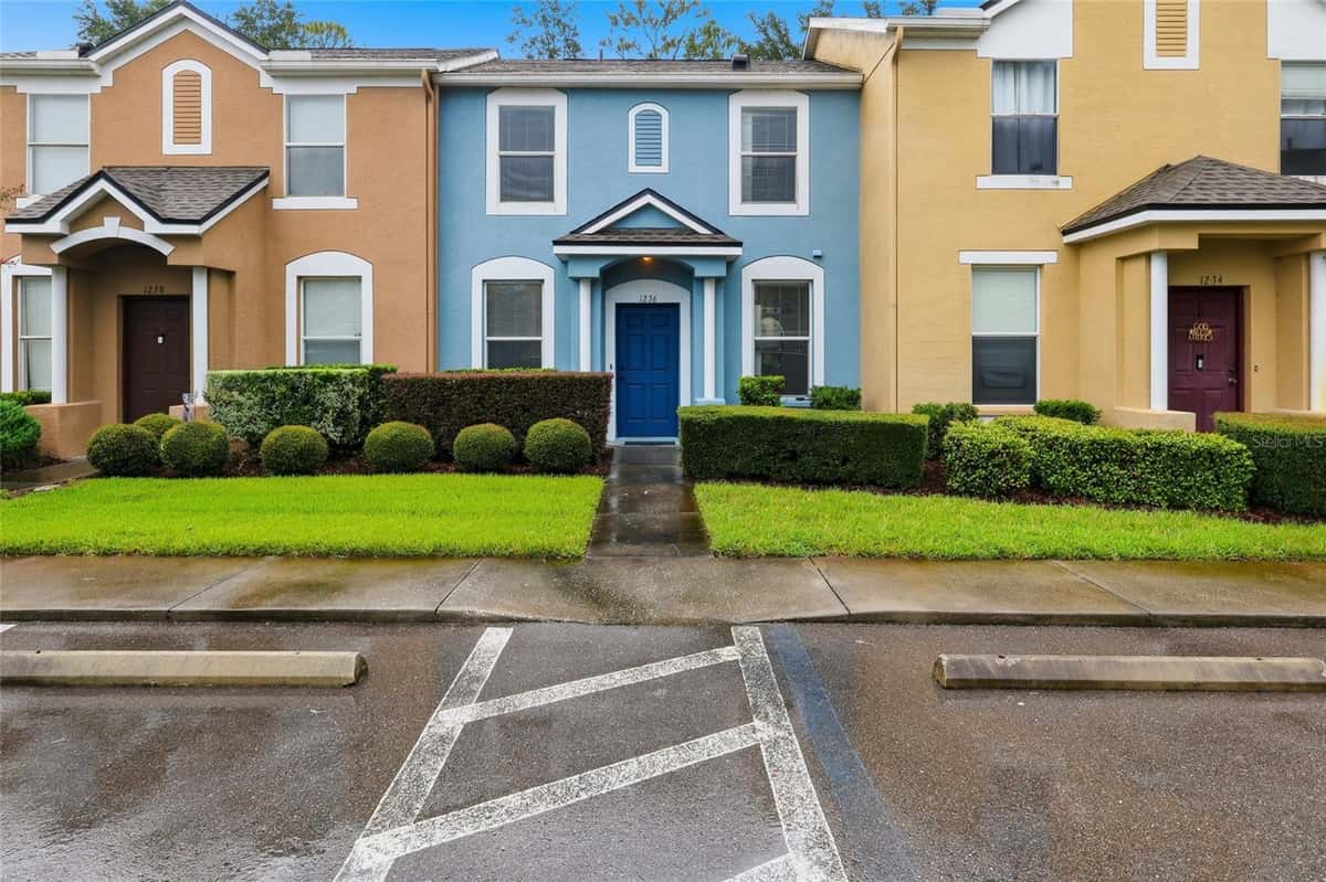 1236 BLENHEIM COURT