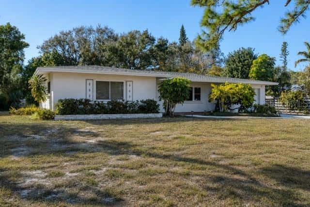 5201 STEVENS DRIVE