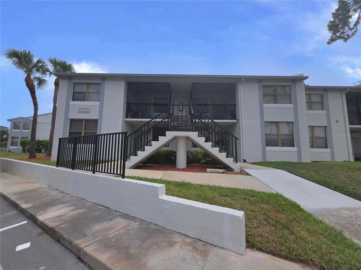 2049 SKIMMER COURT